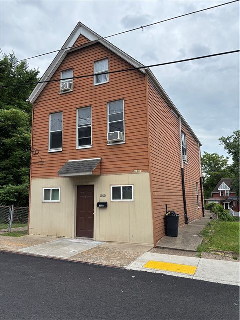 Photo of 1010 Lincoln Ave, Pittsburgh, PA 15206 (MLS # 1760265)
