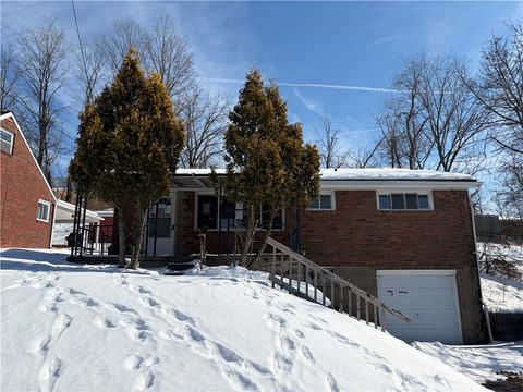 Photo of 131 S Joslyn Dr, Pittsburgh, PA 15235 (MLS # 1739544)