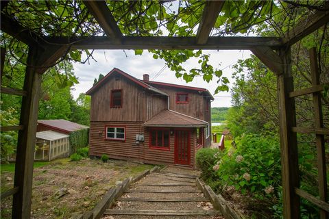 55 Elm Street Ext Stoneboro PA 16053