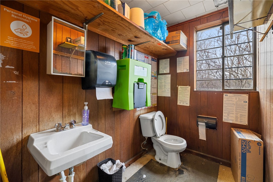 Ellwood City, Pennsylvania 16117, United States, ,Commercial,Active,250207