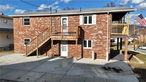 Photo of 927 Vance Ave Unit A, Coraopolis, PA 15108 (MLS # 1741613)