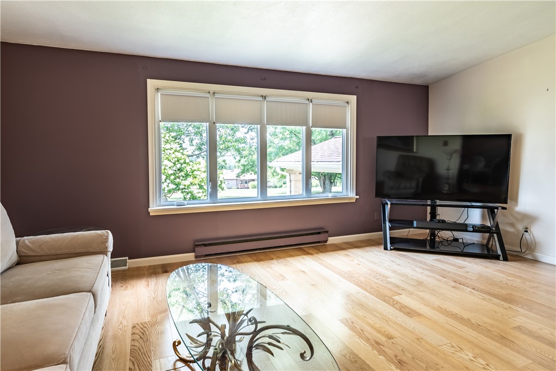 Slippery Rock Twp, Pennsylvania 16057, United States, 3 Bedrooms Bedrooms, ,3 BathroomsBathrooms,Residential,Contingent,194077