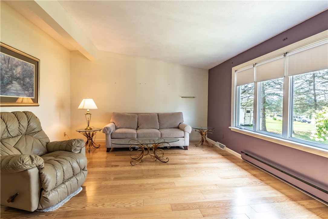 Slippery Rock Twp, Pennsylvania 16057, United States, 3 Bedrooms Bedrooms, ,3 BathroomsBathrooms,Residential,Contingent,194077