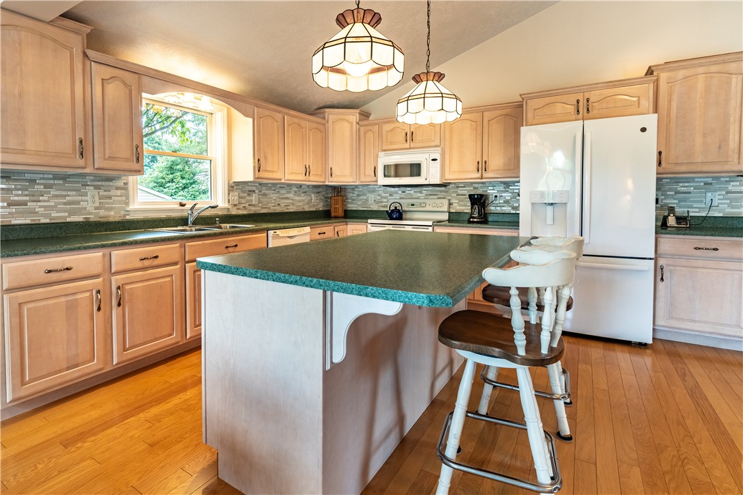 Slippery Rock Twp, Pennsylvania 16057, United States, 3 Bedrooms Bedrooms, ,3 BathroomsBathrooms,Residential,Contingent,194077