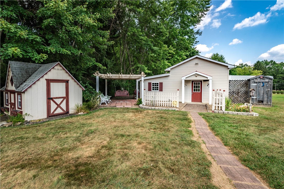 Slippery Rock Twp, Pennsylvania 16057, United States, 3 Bedrooms Bedrooms, ,3 BathroomsBathrooms,Residential,Contingent,194077