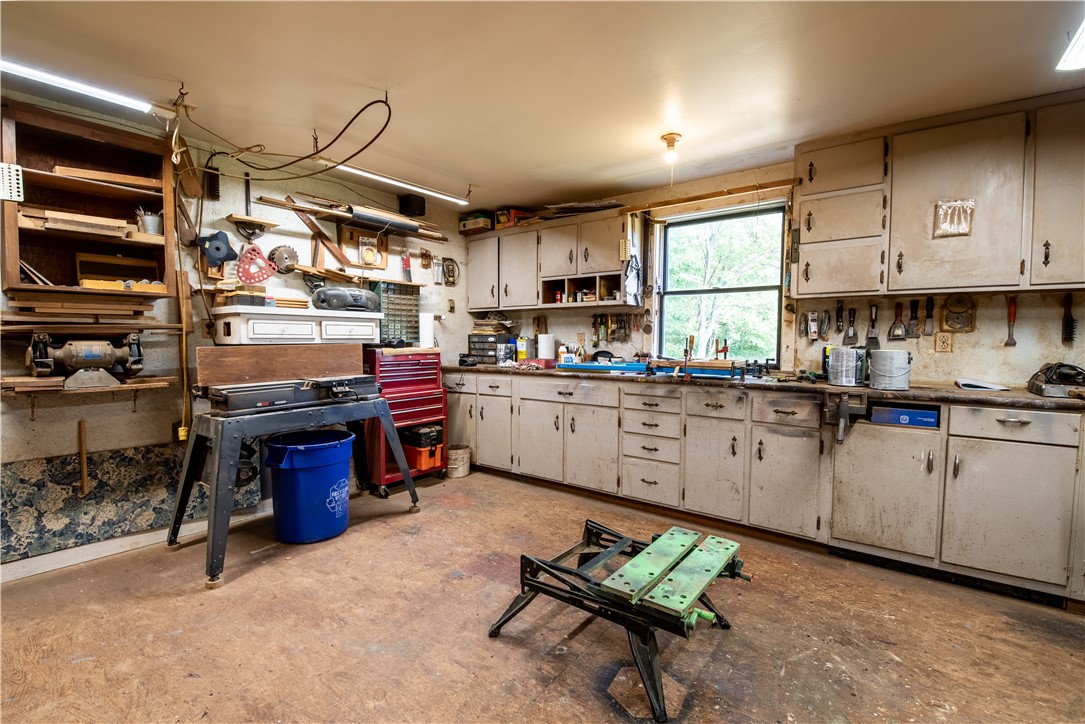 Slippery Rock Twp, Pennsylvania 16057, United States, 3 Bedrooms Bedrooms, ,3 BathroomsBathrooms,Residential,Contingent,194077