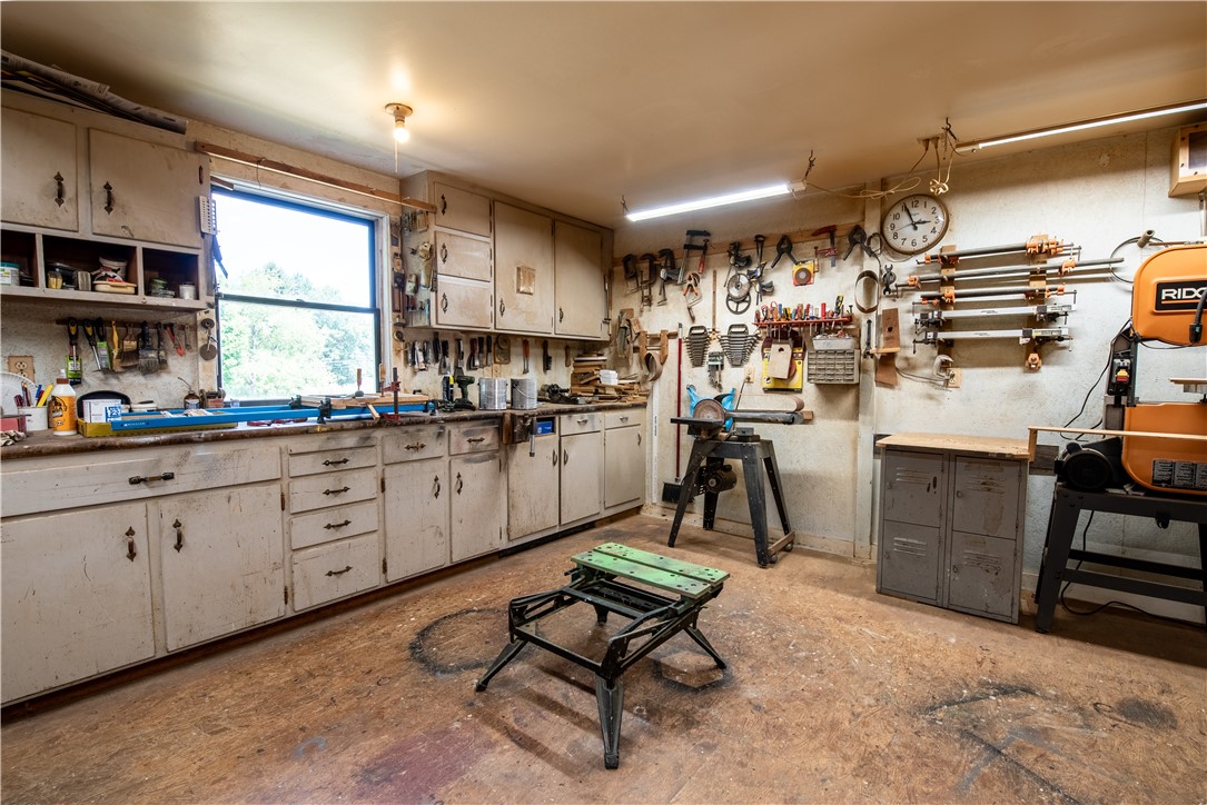 Slippery Rock Twp, Pennsylvania 16057, United States, 3 Bedrooms Bedrooms, ,3 BathroomsBathrooms,Residential,Contingent,194077