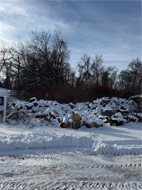 113 Mercury Dr Moon/Crescent Twp PA 15108