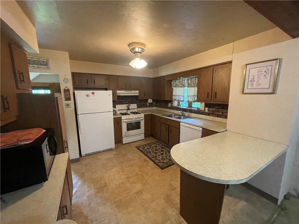 1000 Rostraver St, Monessen, Pennsylvania image 4
