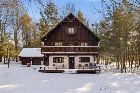 427 Wenatchee Path Indian Lake Boro PA 15926