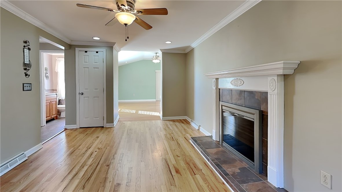 Franklin Park, Pennsylvania 15237, United States, 4 Bedrooms Bedrooms, ,3 BathroomsBathrooms,Residential,Active,240710