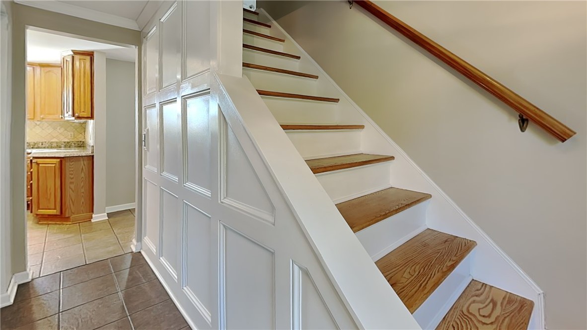 1537 King Charles Dr