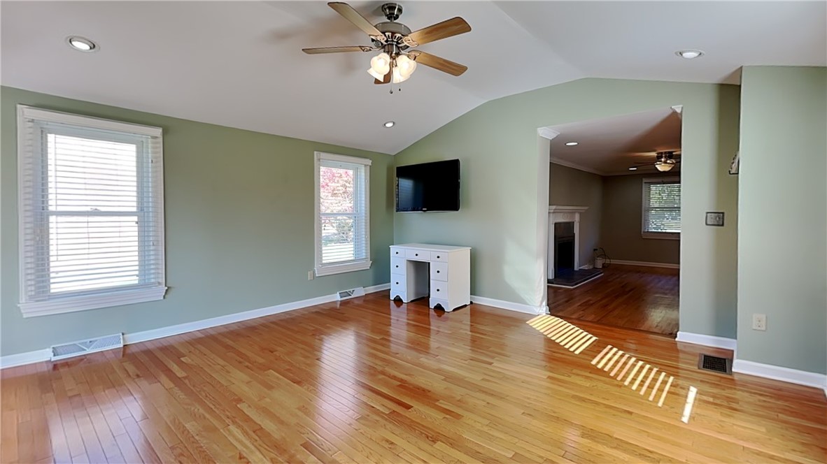 Franklin Park, Pennsylvania 15237, United States, 4 Bedrooms Bedrooms, ,3 BathroomsBathrooms,Residential,Active,240710