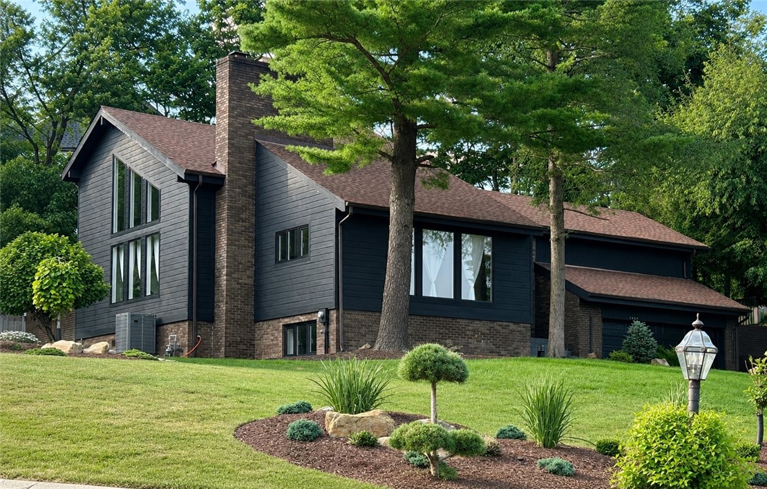 Photo 1 of 48 — 1660 Queens Dr, South Park, PA 15129