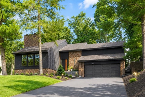 Photo of 1660 Queens Dr, South Park, PA 15129 (MLS # 1763451)