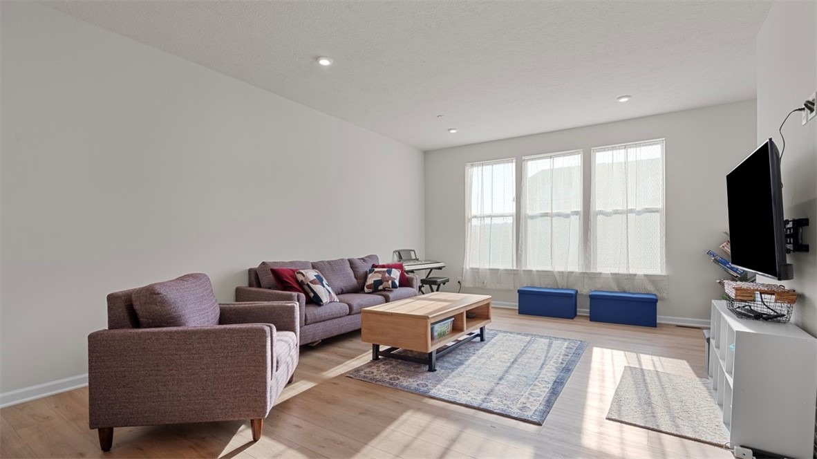 Mars Boro, Pennsylvania 16046, United States, 3 Bedrooms Bedrooms, ,3 BathroomsBathrooms,Residential,Active,186018