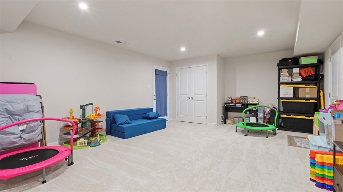 Mars Boro, Pennsylvania 16046, United States, 3 Bedrooms Bedrooms, ,3 BathroomsBathrooms,Residential,Active,186018