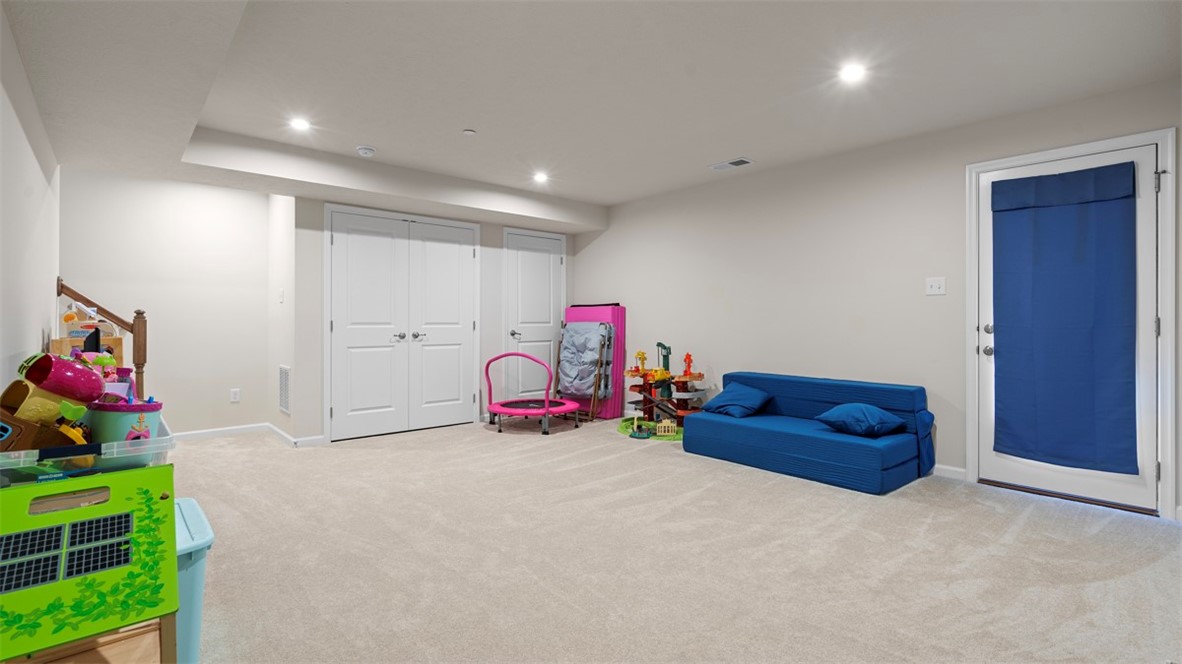 Mars Boro, Pennsylvania 16046, United States, 3 Bedrooms Bedrooms, ,3 BathroomsBathrooms,Residential,Active,186018