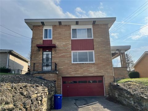Photo of 2919 Pioneer Ave, Pittsburgh, PA 15226 (MLS # 1745515)
