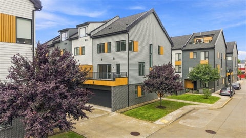 Townhouse For Sale - 5571 Berlin Way Way<br/> Lawrenceville, PA 15201