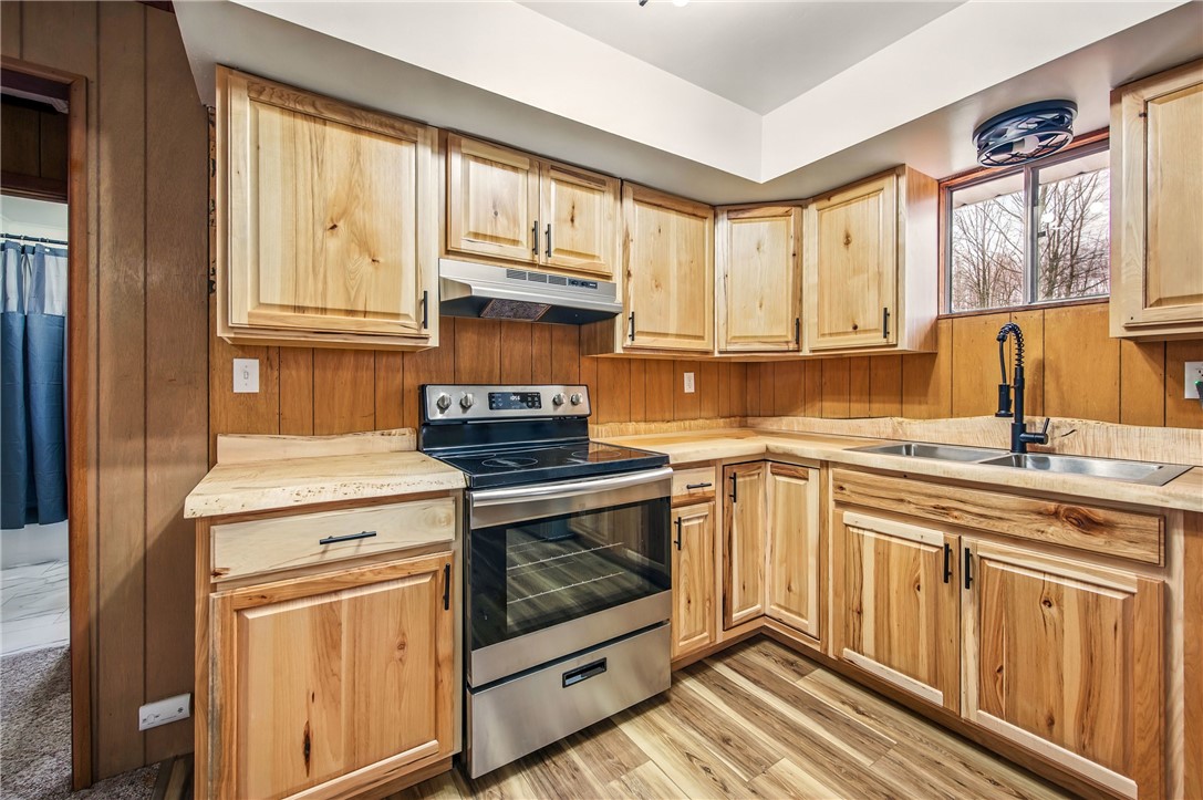 Shenango-Cra, Pennsylvania 16424, United States, 2 Bedrooms Bedrooms, ,1 BathroomBathrooms,Residential,Pending,111113