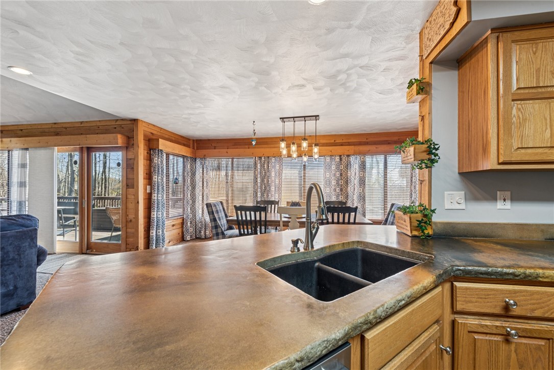 1944 South Ridge Way Way, Hidden Valley, Pennsylvania image 11