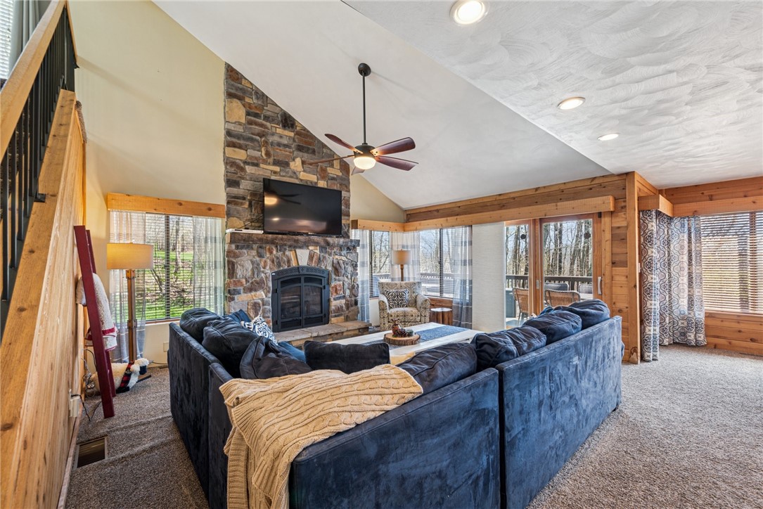 1944 South Ridge Way Way, Hidden Valley, Pennsylvania image 2