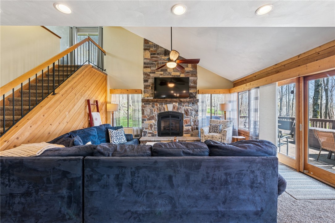 1944 South Ridge Way Way, Hidden Valley, Pennsylvania image 5
