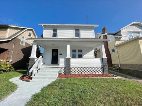 Photo of 219 E Hillcrest Ave, New Castle, PA 16105 (MLS # 1735670)