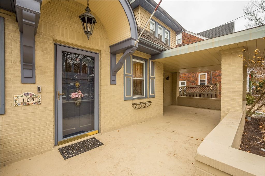 Photo of 125 W Marlin Dr, Pittsburgh, PA 15216 (MLS # 1733253)