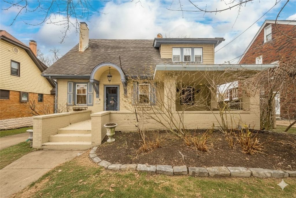 Photo of 125 W Marlin Dr, Pittsburgh, PA 15216 (MLS # 1733253)