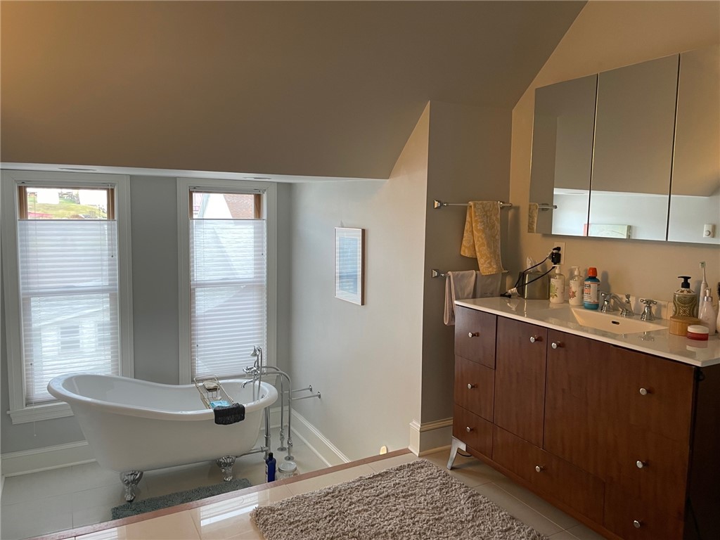 Meyersdale Boro, Pennsylvania 15552, United States, 6 Bedrooms Bedrooms, ,7 BathroomsBathrooms,Residential,Active,78915