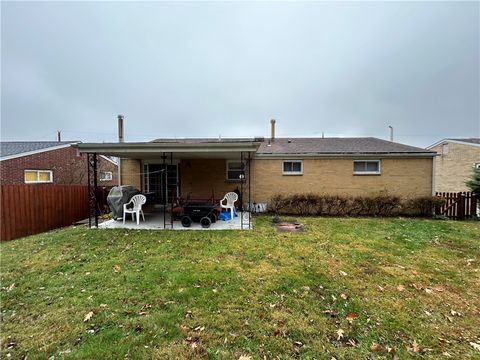 Photo of 20 Falkirk Dr, Pittsburgh, PA 15235 (MLS # 1731992)