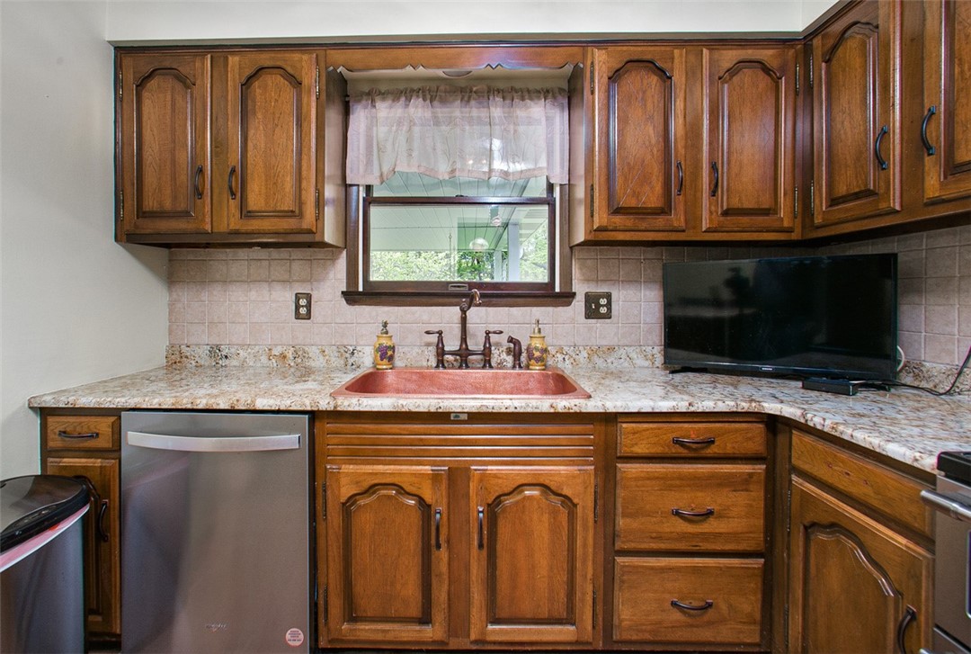 Bell Twp, Pennsylvania 15613, United States, 3 Bedrooms Bedrooms, ,3 BathroomsBathrooms,Residential,Contingent,126584