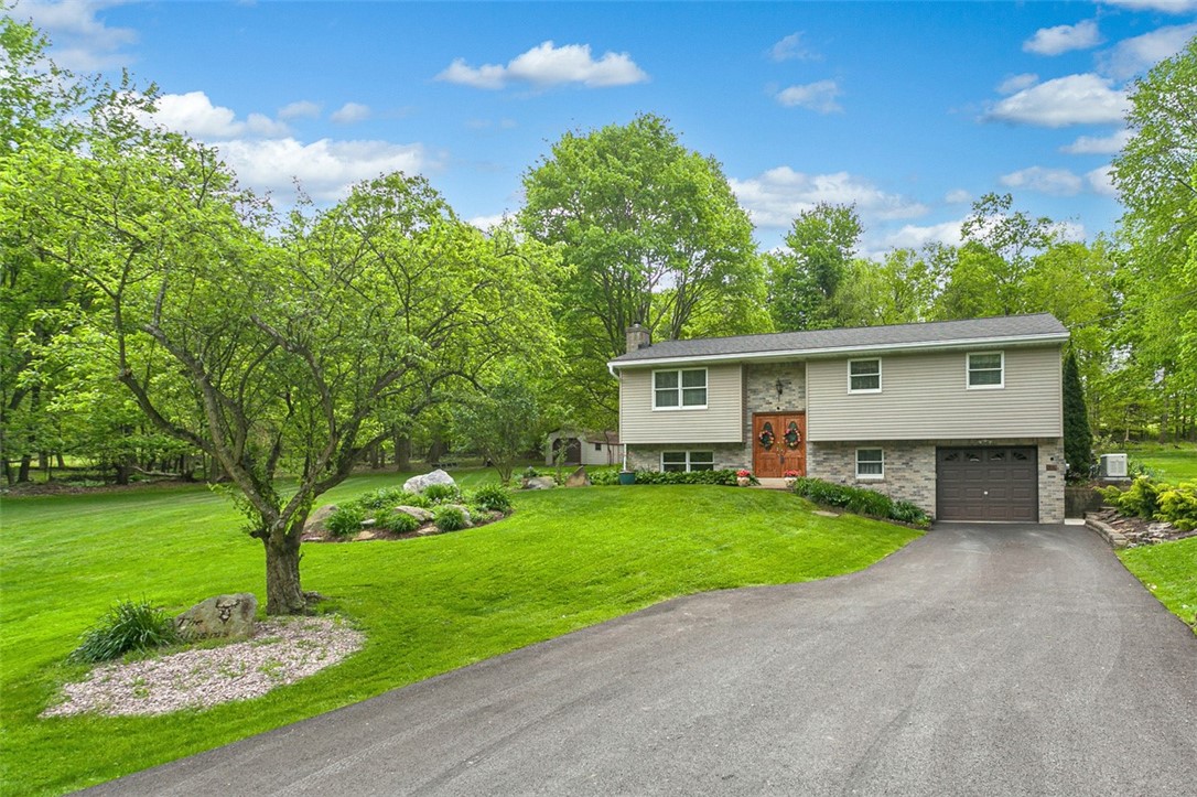 Bell Twp, Pennsylvania 15613, United States, 3 Bedrooms Bedrooms, ,3 BathroomsBathrooms,Residential,Contingent,126584