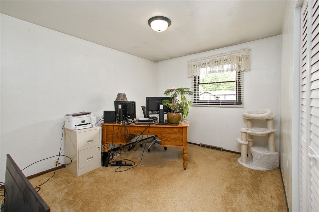 Bell Twp, Pennsylvania 15613, United States, 3 Bedrooms Bedrooms, ,3 BathroomsBathrooms,Residential,Contingent,126584