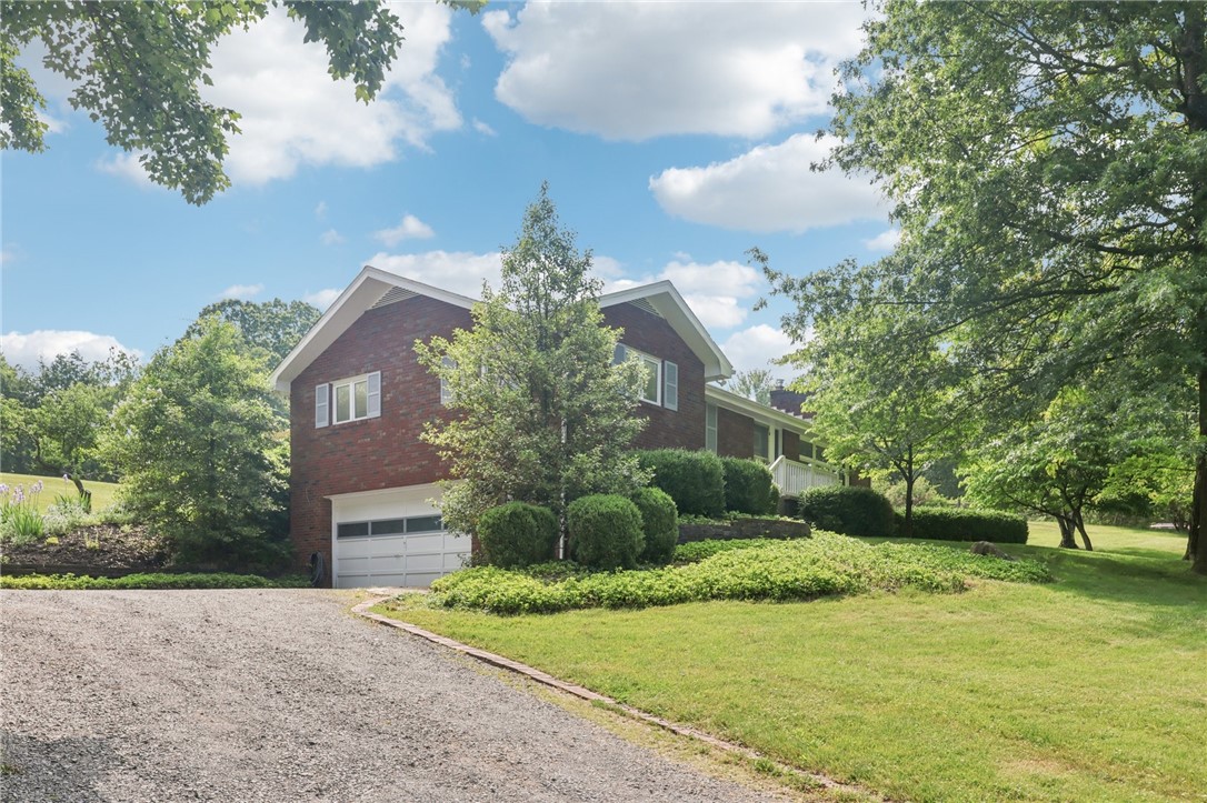 190 Pineview Dr
