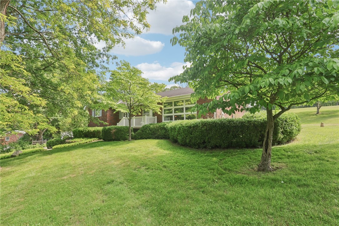 190 Pineview Dr