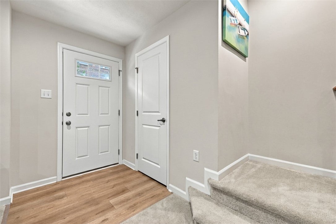 318 Abacot Way