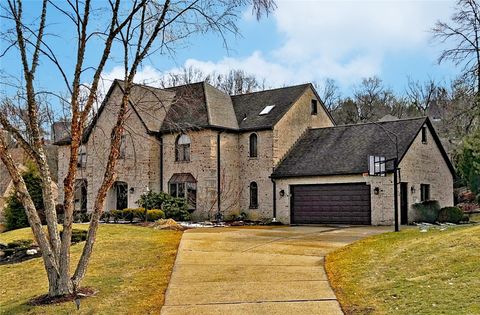 Photo of 120 Marlboro Dr, McMurray, PA 15317 (MLS # 1741675)