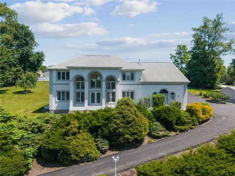 Photo of 236 Lakewood Rd, Greensburg, PA 15601 (MLS # 1758712)