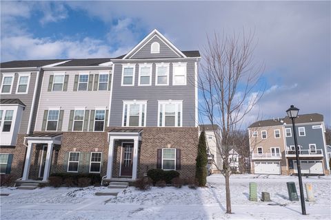 Photo of 527 Tuscarora Rd, Mars, PA 16046 (MLS # 1737796)