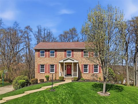 Photo of 503 Stonehenge Ct, Wexford, PA 15090 (MLS # 1747492)