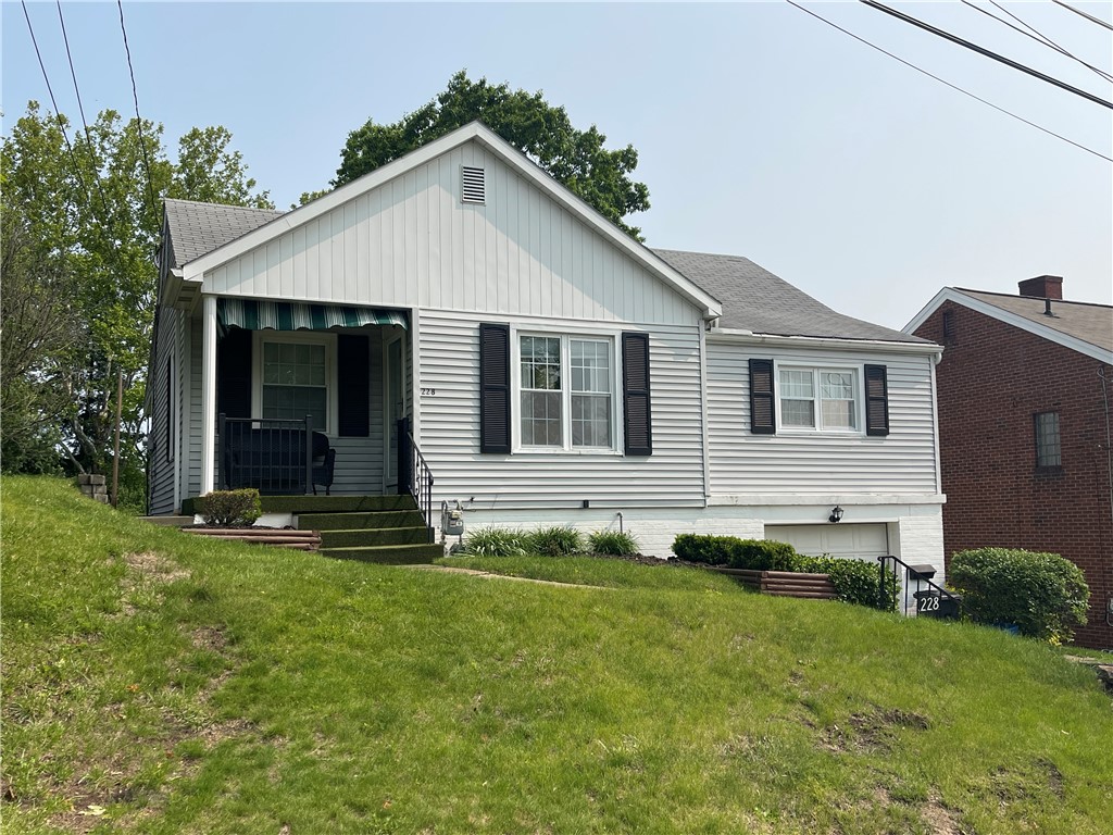 228 Thornwood Dr Dr, Canonsburg, Pennsylvania image 2