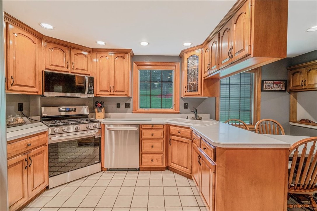 St Clair, Pennsylvania 15241, United States, 4 Bedrooms Bedrooms, ,3 BathroomsBathrooms,Residential,Active,165867