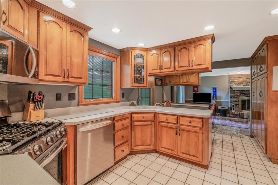 St Clair, Pennsylvania 15241, United States, 4 Bedrooms Bedrooms, ,3 BathroomsBathrooms,Residential,Active,165867