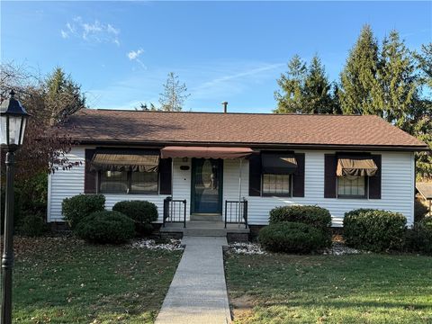 Photo of 1525 Orchard Dr, Greensburg, PA 15601 (MLS # 1731853)