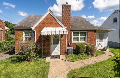 Photo of 6616 Overlook St, South Park, PA 15129 (MLS # 1762237)