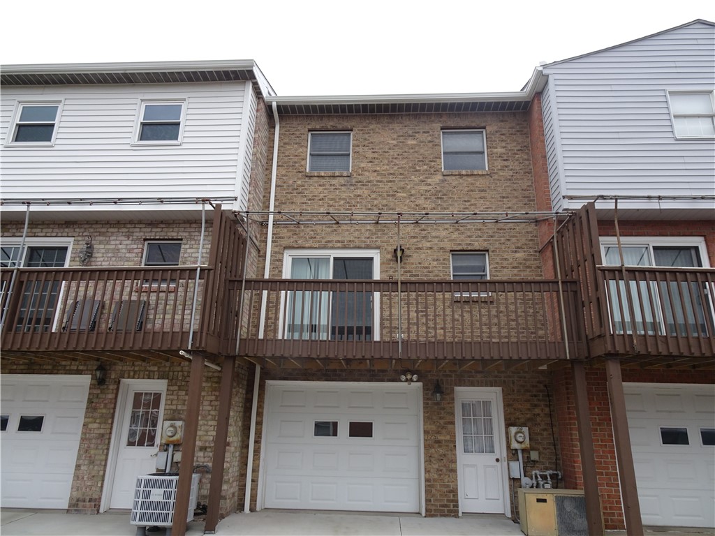109 Canterbury Commons