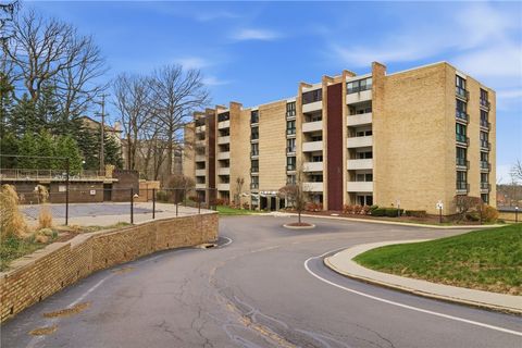 Condo For Sale - 53 Highland Rd Rd #401<br/> Bethel Park, PA 15102